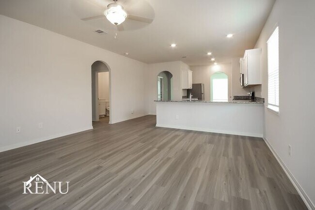 Building Photo - 25314 Shadowdale Dr