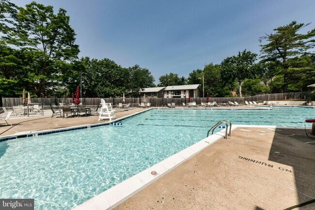 Building Photo - 261 Gundry Dr