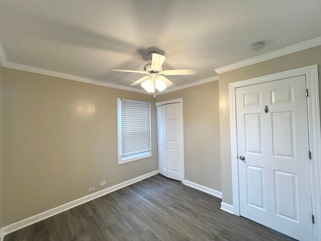 Building Photo - 206 Raupp Blvd