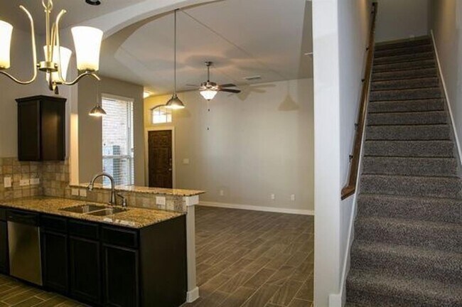 Building Photo - 117 Calm Water Loop