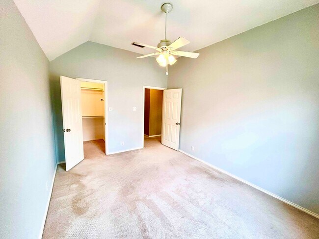 Building Photo - 8807 Brae Ridge Dr