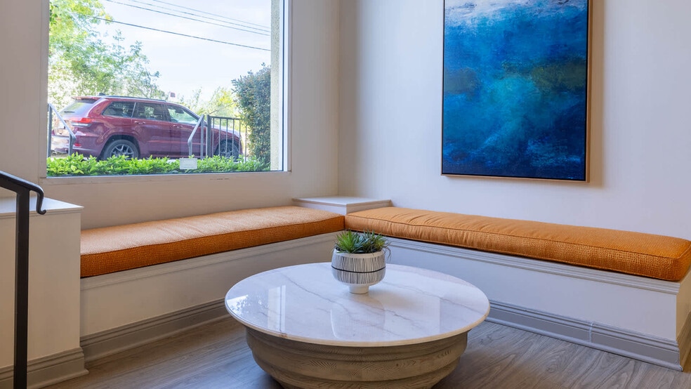 Lobby - Arlo Woodland Hills