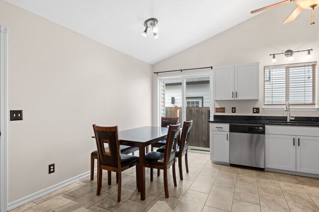 Building Photo - Liberty Lake 4 Bed 2 Bath Home that has been nicely updated