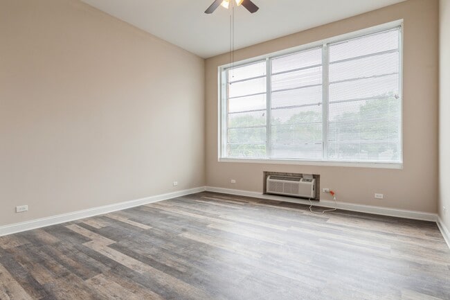 Building Photo - 174 McHenry Ave