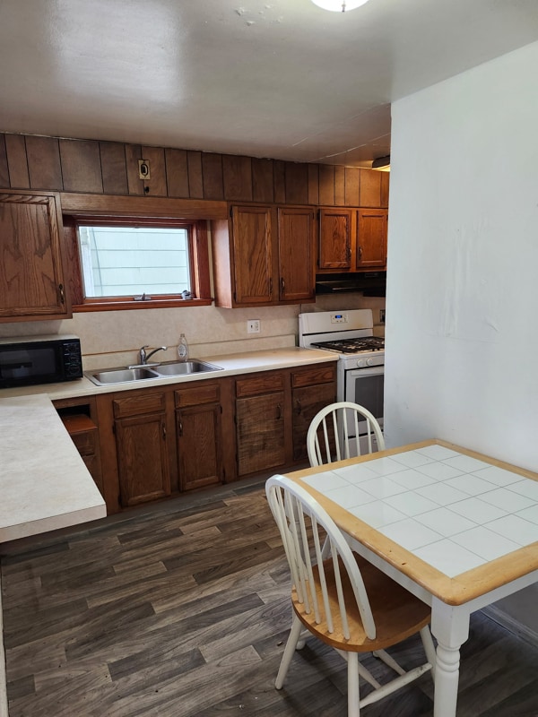 Building Photo - 784 Locust Ave