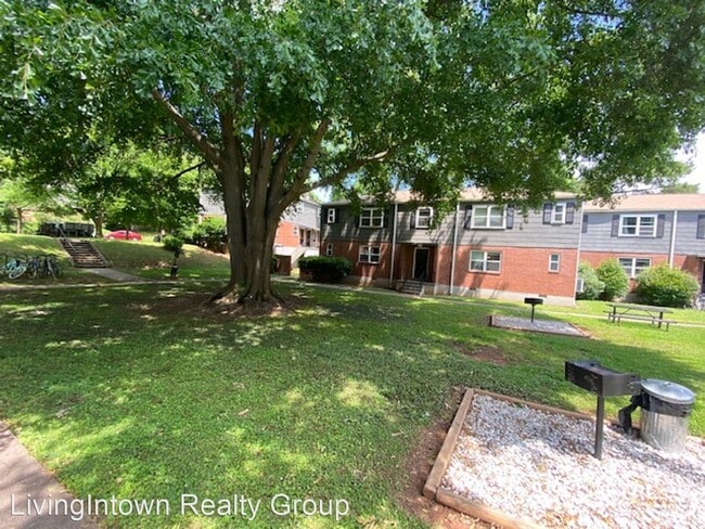 Building Photo - 1 br, 1 bath Apartment - 589-603 Seminole ...