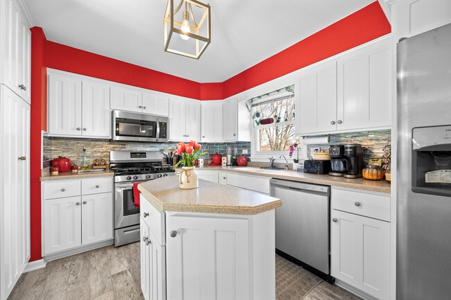 Building Photo - 12755 S Elizabeth Dr