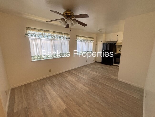 Building Photo - Wonderful newly remodeled duplex located in South Salinas