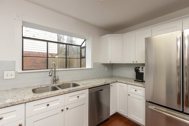 Building Photo - 3223 Golden Willow Dr