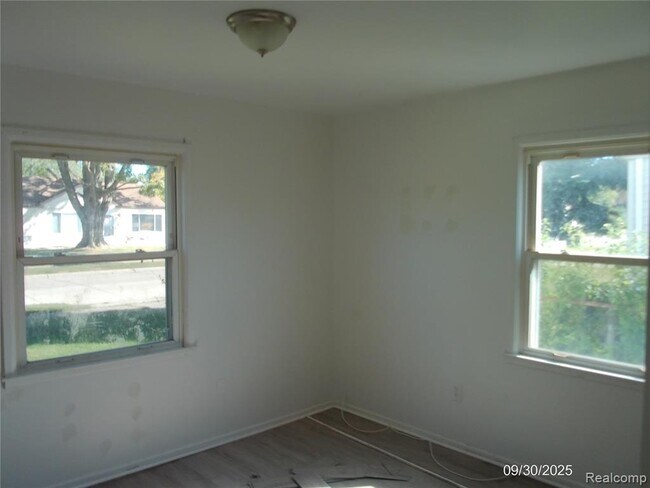 Building Photo - 26751 Belanger St