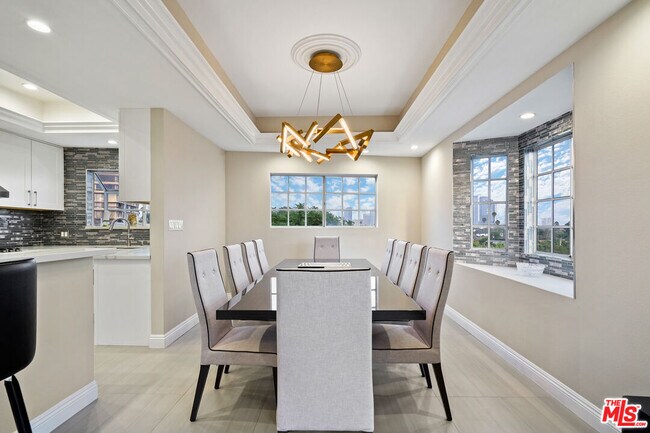 Building Photo - 10627 Ashton Ave