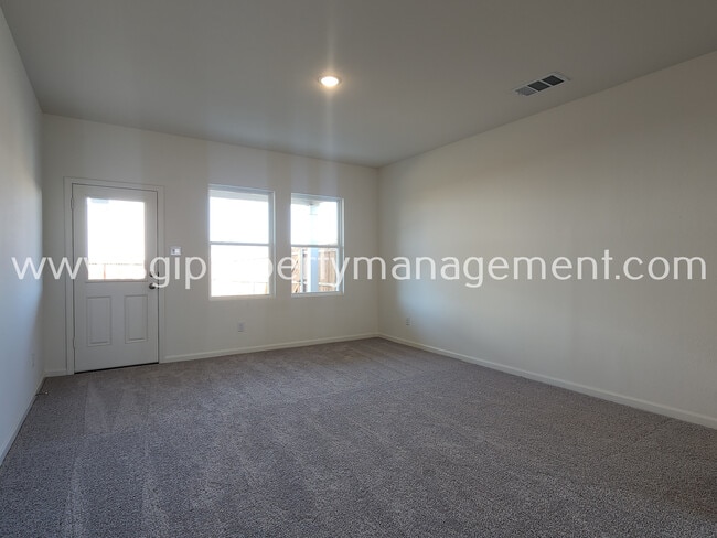 Building Photo - 1621 White Fir Ln