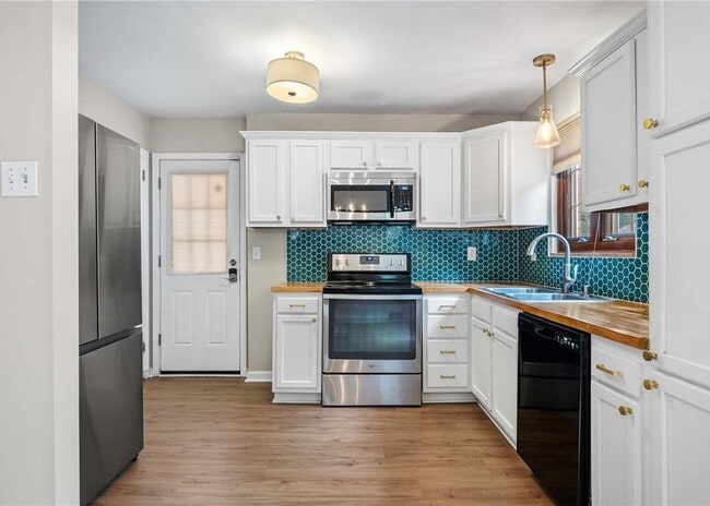 Building Photo - 3729 Baytree St