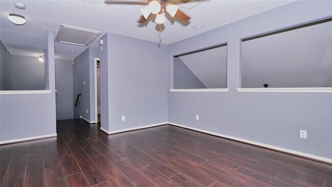 Building Photo - 2931 Meadowglen Cove