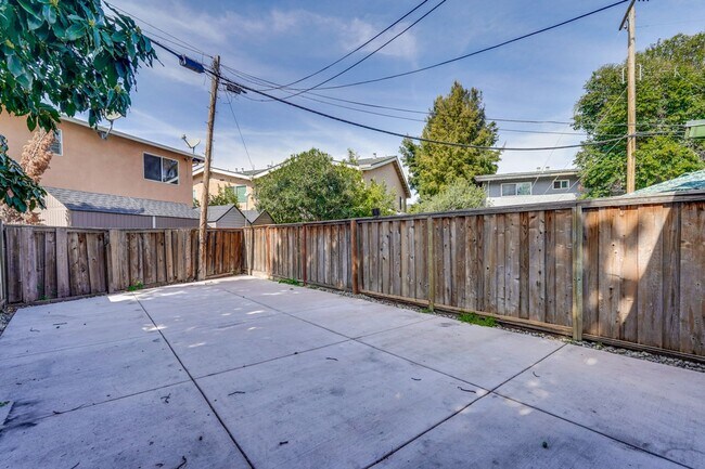 Building Photo - Excellent 2 Bed 1 Bath Home in Santa Clara!