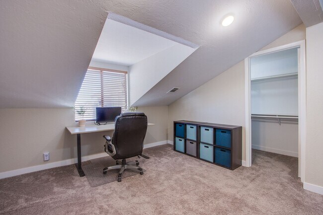Building Photo - Spacious, Stylish, and Fully Furnished – L...
