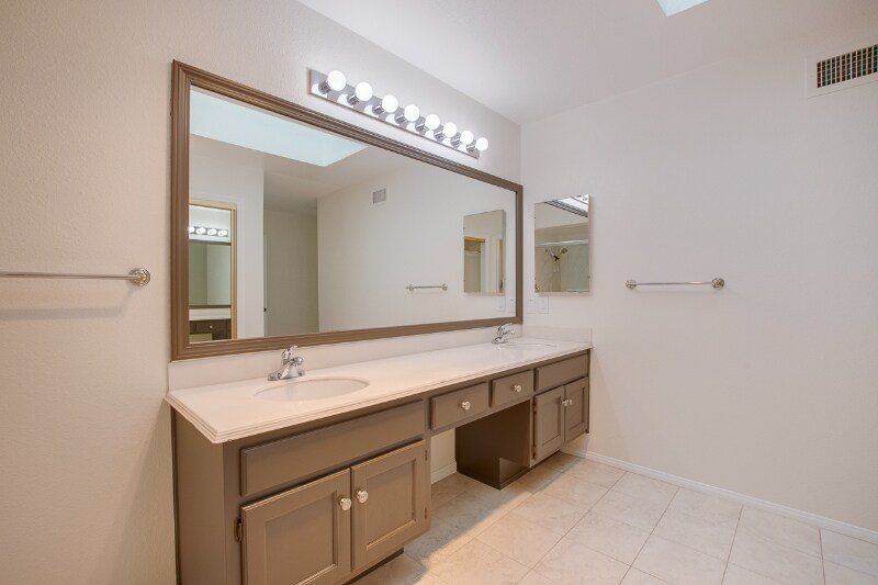 Building Photo - 1828 Caminito Ascua