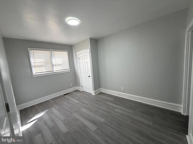 Building Photo - 244 Mansion Ave