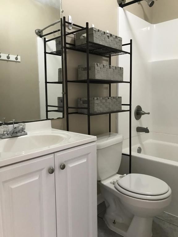 Building Photo - 407 16th Street E