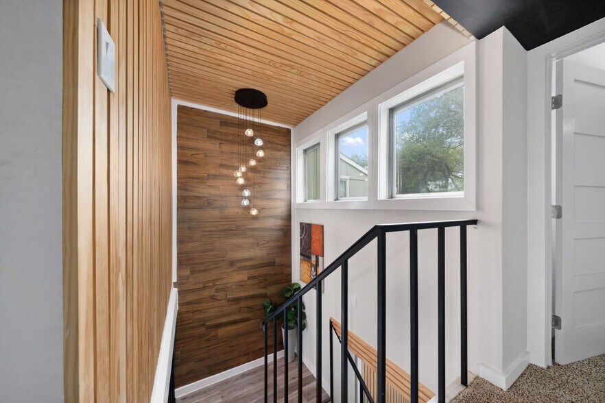 Building Photo - 2703 Meadowstone Ct