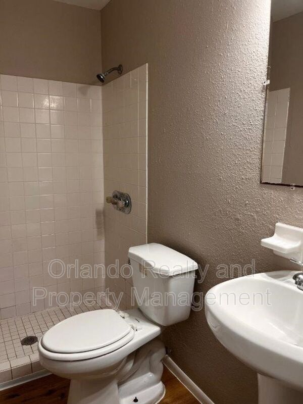 Building Photo - 1728 Flores Ct