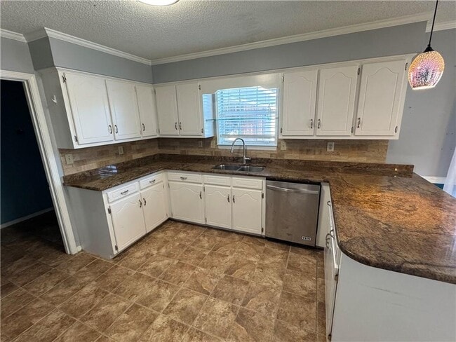Building Photo - 3267 Zephyr Dr