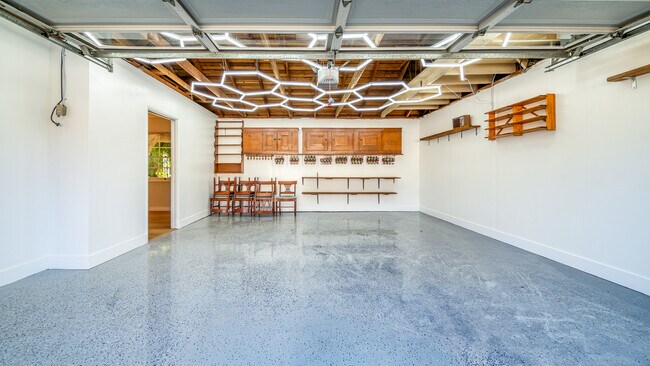 Building Photo - Burbank Wonder Years house