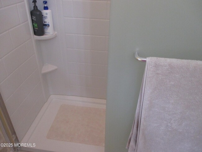 Building Photo - 496A Thornbury Ct