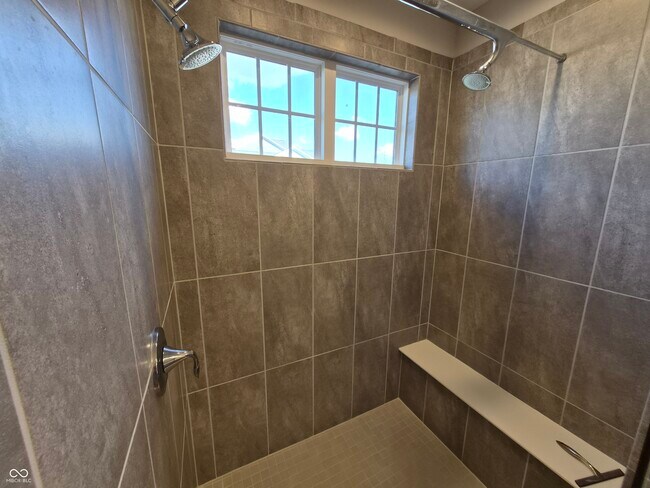 Building Photo - 14221 James Dean Dr