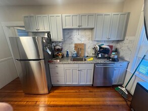 Building Photo - 41 Lafayette St