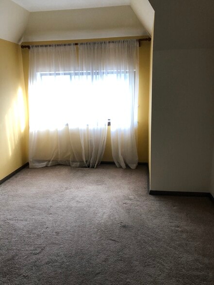 3rd FL back bedroom - 6344 Aurelia St