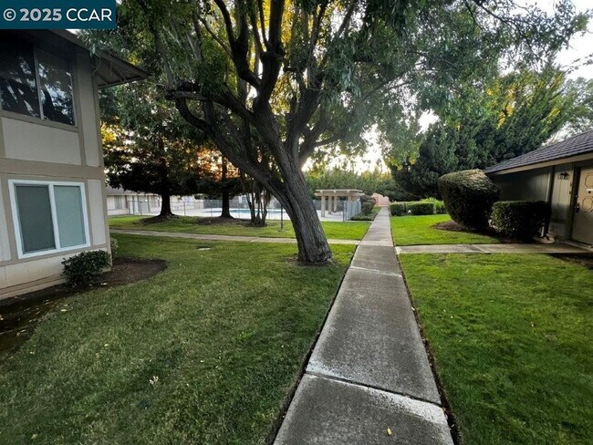 Building Photo - 4260 Clayton Rd