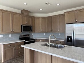 Building Photo - 3301 S Goldfield Rd