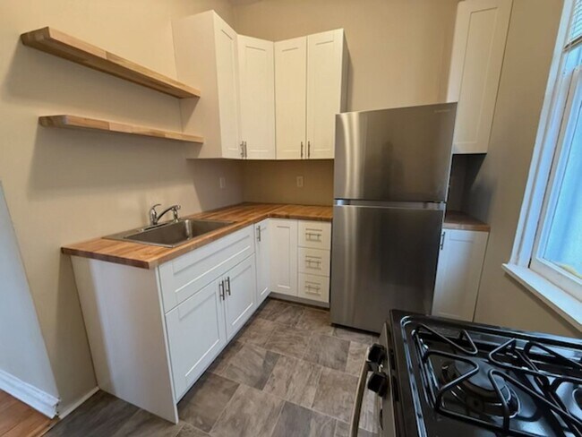 Building Photo - 1669 N Humboldt Ave