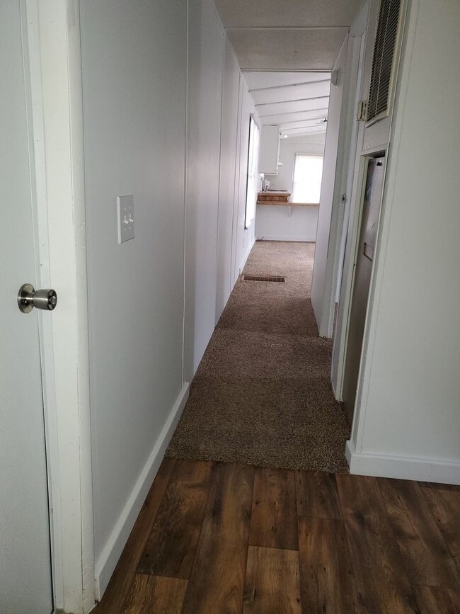 Building Photo - Ready to Move in