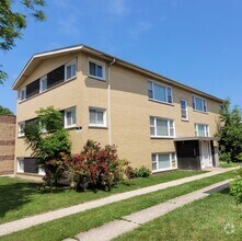 Building Photo - 5852 W Irving Park Rd