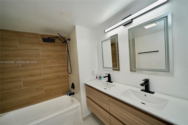 Building Photo - 2551 Aragon Blvd