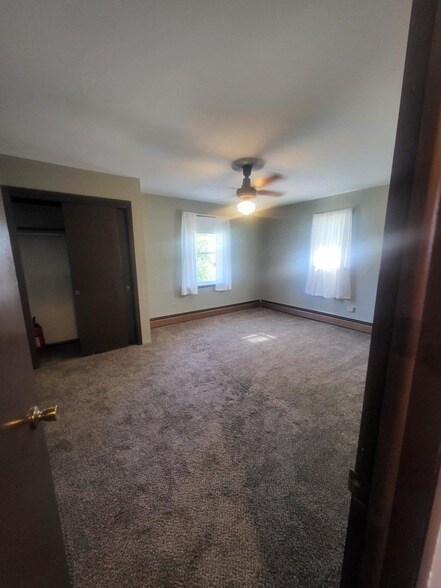 Building Photo - 8435 S 81st Ave