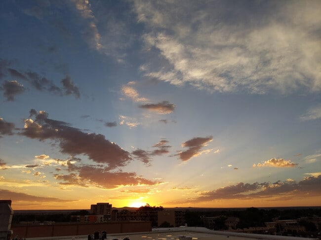 Building Photo - Downtown Living with great views