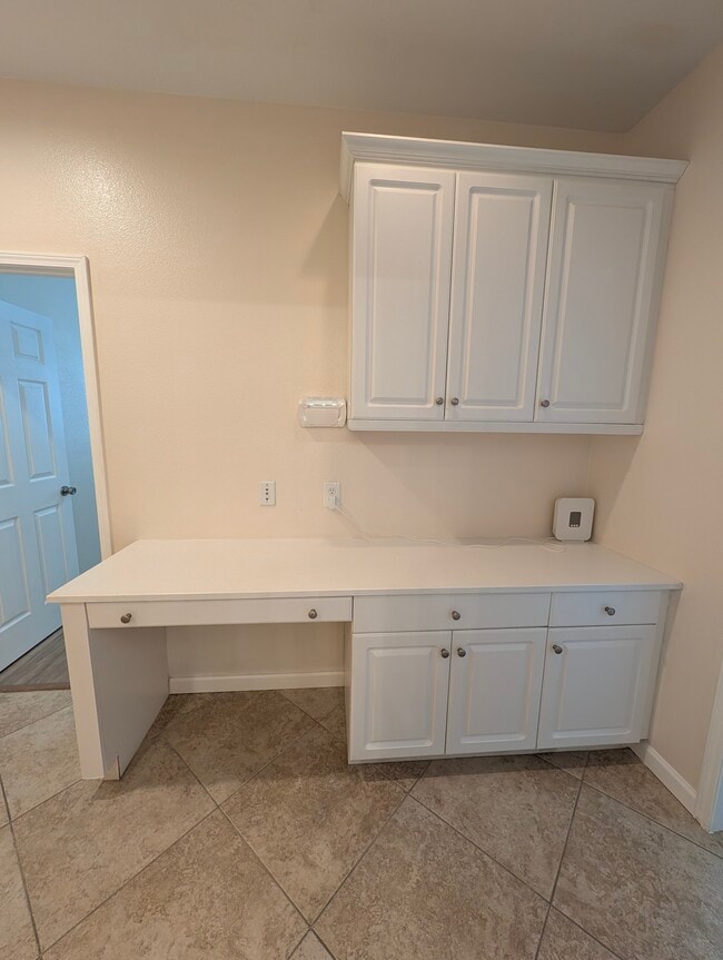 Building Photo - 1468 Burns Ln