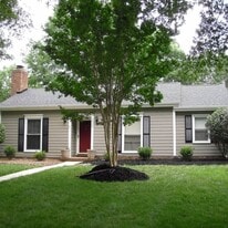 Building Photo - 2428 Birnen Dr
