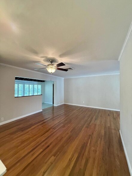 Building Photo - 1527 Mayo St