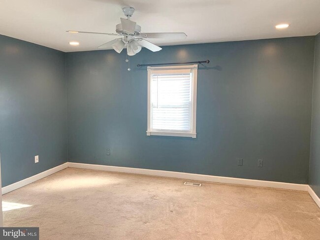 Building Photo - 781 Powhatan Beach Rd