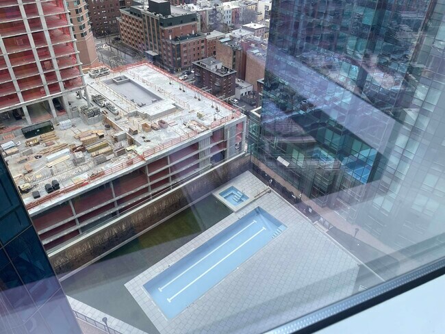 Building Photo - 77 Hudson St
