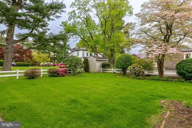 Building Photo - 515 Manor Rd