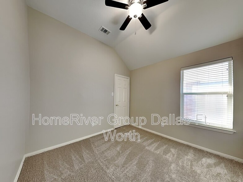 Building Photo - 5833 Palomino Dr