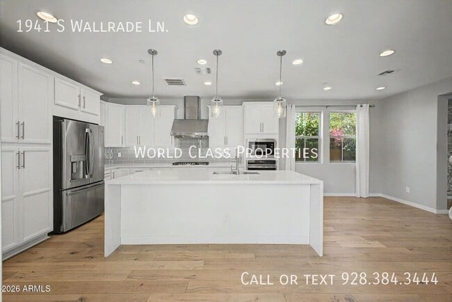 Building Photo - 1941 S Wallrade Ln