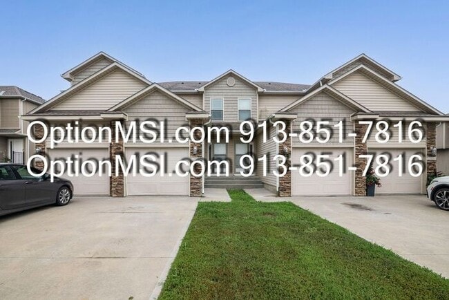 Building Photo - Townhome available in Piper schools