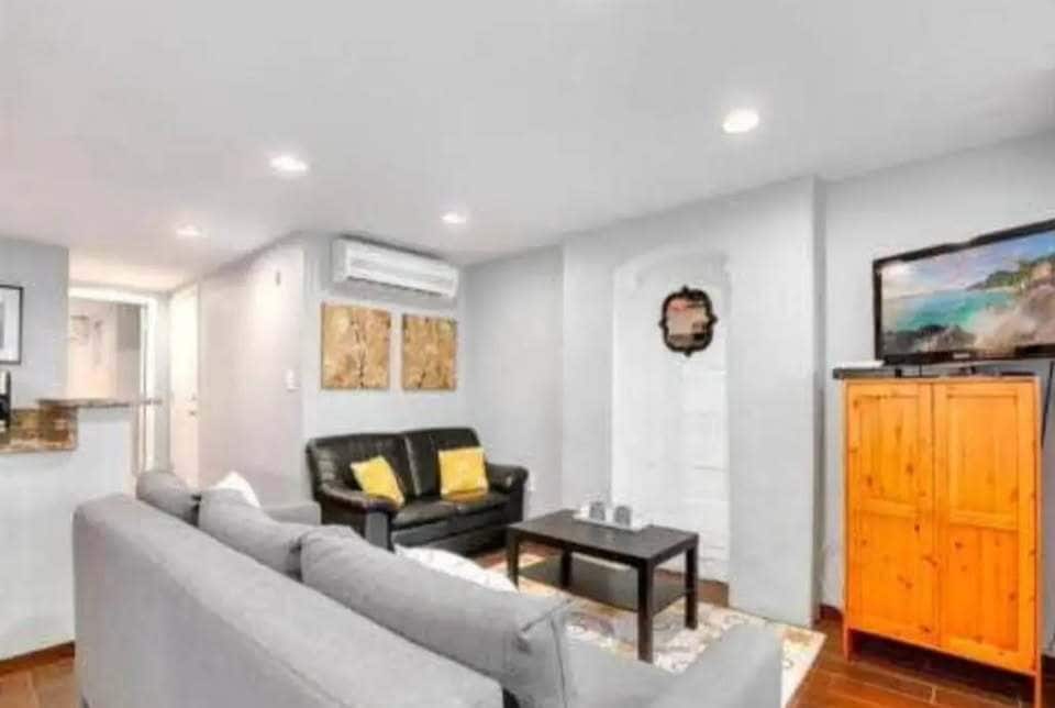 Building Photo - 49 Quincy Pl NE