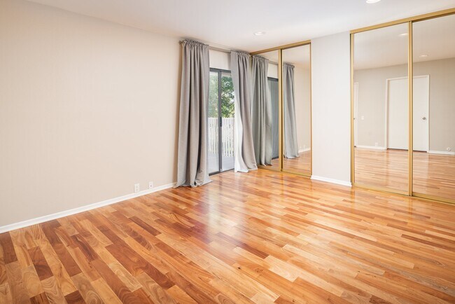 Building Photo - 4015 Camino Lindo